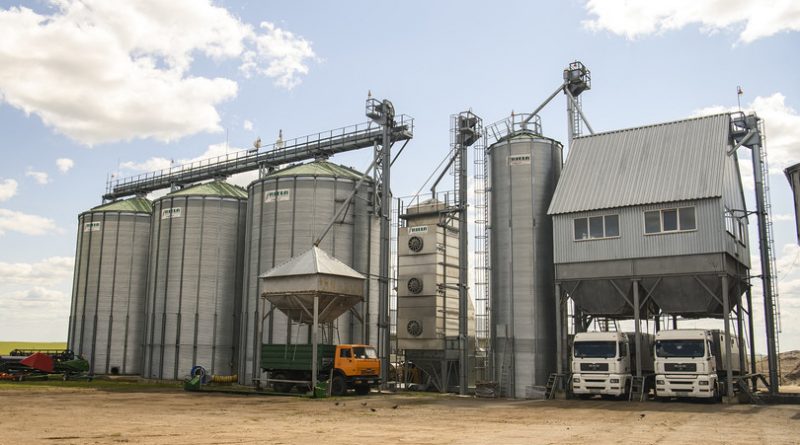 Arrivato in Lituania il primo treno carico di grano ucraino. Con saccheggi +36% prezzi grano in 3 mesi